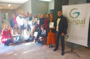 Granpal discute programa de bem-estar de crianças e suas famílias durante reunião