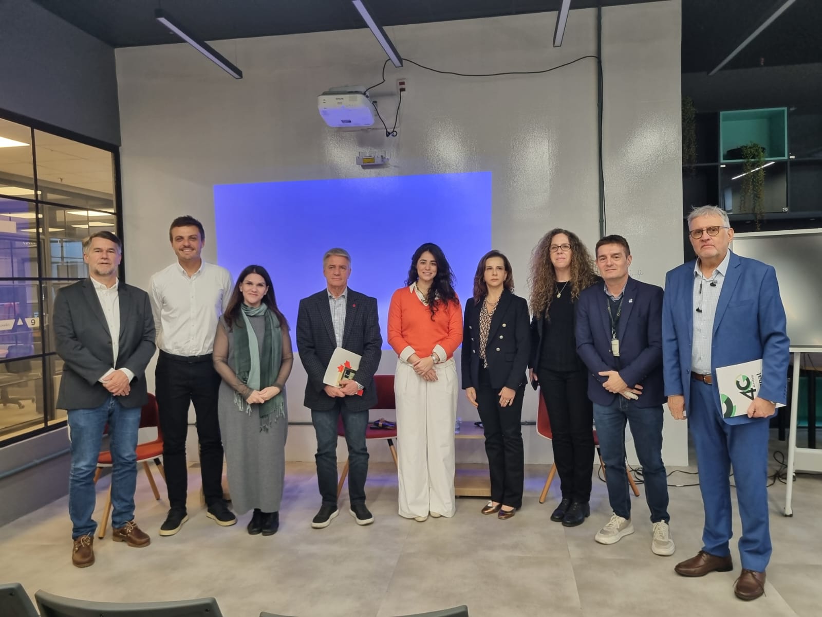 Escola de Gestão da Granpal promove capacitação sobre consulados e relações internacionais.